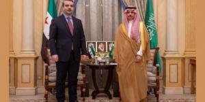 وزيرا خارجية السعودية وسوريا يناقشان تطوير العلاقات وتعزيز الاستقرار في المنطقة
