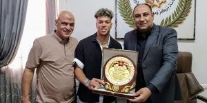 رئيس مدينة السنبلاوين يكرم إمام عاشور تقديرا لإنجازه مع منتخب مصر في كأس العالم 2026