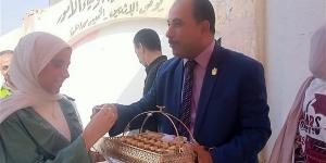 شيكولاتة اختتام الامتحانات، "العبور التعليمية" توزع حلوى على طلاب الثانوية العامة (صور)