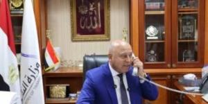​نموذج للمرأة العظيمة وزير النقل يهاتف سيدة أسوان ويكرمها بعد تصديها لرشق قطار بالحجارة
