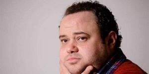 شيك بلا رصيد يشعل أزمة بين مدحت تيخا ومنتج شهير، وبلاغ رسمي يتهمه بعدم سداد الأجر