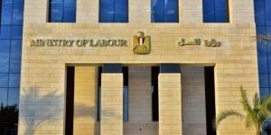 تحرك عاجل من العمل لدعم ضحايا انقلاب سيارة تقل عمالا بالمنيا ومتابعة حالتهم الصحية