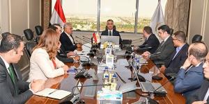 وزير التموين يبحث مع "أورانج" الدفع الإلكتروني والتسويق الذكي بمشروع “كاري أون”