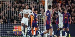 برشلونة يتلقى صدمة كبيرة بشأن مهاجمه الجديد