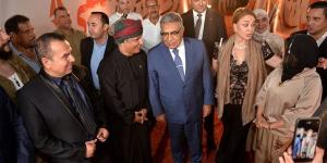 الفن يجمع العرب على أرض جمصة، محافظ الدقهلية ومادلين طبر يتفقدان معرض الفن التشكيلي في ختام المهرجان الصيفي (صور)