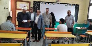 رئيس منطقة الإسماعيلية يتفقد لجان امتحانات الدور الثاني بالتل الكبير