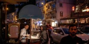 التضخم السنوي بتركيا يتراجع إلى 31.8% وسط حذر المركزي