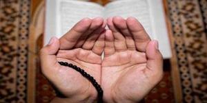 هل دعاء المظلوم على الظالم يعود عليه؟ أمين الفتوى يجيب