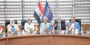إنشاء مدرسة تمريض تطبيقية جديدة بالخارجة و12 منحة جامعية لأبناء الوادي الجديد