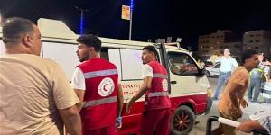 الهلال الأحمر يساند أسر ضحايا حادث الإسماعيلية والتعامل مع حالات الإغماء أثناء تشييع الجثامين (صور)