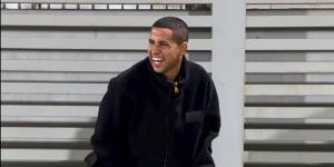 بعد غضب جماهير الأحمر، رضا سليم يعيد صورة قميص الأهلي على إنستجرام