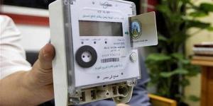 الكهرباء تفسر سر خصم 100 جنيه من الرصيد بالعدادات الكودية