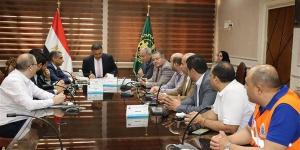 محافظ القليوبية يوجه بتفعيل جدول أسبوعي لتنظيم استقبال حالات الإسعاف والمصابين بالمستشفيات