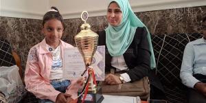 عباقرة الغد، قصة "رحمة" أول تلميذة تحصل على المركز الأول في الحساب الذهني بالصعيد (فيديو)