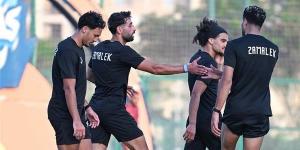جمال الغندور يلقي محاضرة على لاعبي الزمالك لشرح تعديلات قانون التحكيم