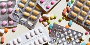 هيئة الدواء تحذر من تناول المسكنات المضادة للالتهابات على معدة فارغة