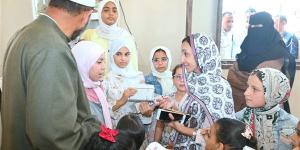 من مسجد الحمراء، محافظ البحيرة تشارك الأطفال فرحتهم بالمولد النبوي الشريف (صور)