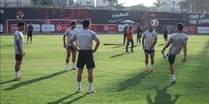 13 لاعبا يغيبون عن الأهلي أمام زد الليلة