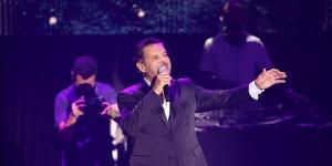 راغب علامة يطلق فيديو كليب "كده كده"