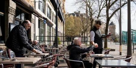 النشاط التجاري الفرنسي يهبط لأدنى مستوى في 14 شهراً