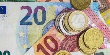 اليورو يستقر قبيل قرار المركزي الأوروبي بشأن الفائدة