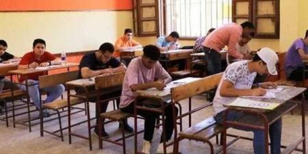 12 ألفا و827 طالبا بالثانوية العامة بالإسماعيلية يؤدون اليوم امتحان "التربية الدينية والوطنية"