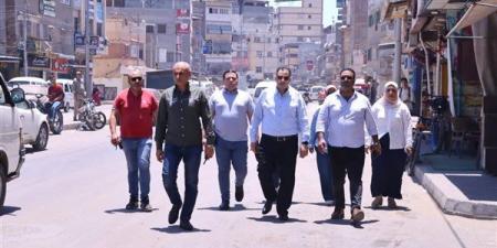 جولة ميدانية لمحافظ دمياط في عزبة البرج لمتابعة جودة الخدمات المقدمة للمواطنين