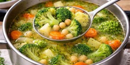 طريقة عمل شوربة الخضار لجميع أفراد الأسرة