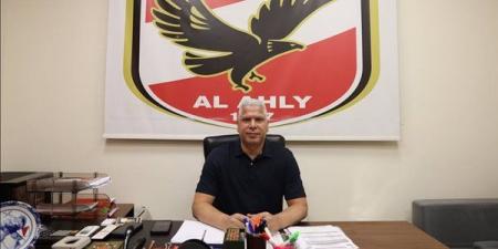وائل جمعة يقدم مدرب الأهلي الجديد الحسين عموتة في مؤتمر صحفي اليوم