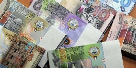 تعرف على سعر الدينار الكويتي مقابل الجنيه في 5 بنوك