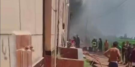 النيابة تعاين حريق "مصنع فايبر المحلة"، وصور أولية ترصد حجم المأساة