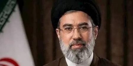حزب الله اللبناني يبايع المرشد الإيراني على الجهاد وولاية الفقيه