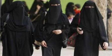 بين العادة والعبادة، الإفتاء تحسم الجدل بشأن حكم لبس المرأة للنقاب