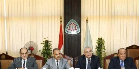 إعفاءات لذوي الإعاقة وتوفير أتوبيسين لخدمة الطلبة، أبرز قرارات مجلس جامعة الزقازيق