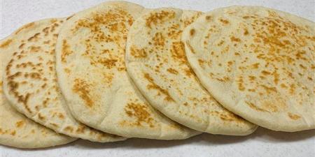 طريقة عمل العيش السوري في البيت بخطوات بسيطة