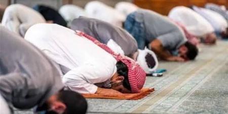 تفسير رؤية صلاة الجماعة في المنام وعلاقتها بالتوبة عن ذنب كبير