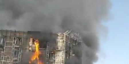 أخبار الحوادث اليوم: مشاهد مروعة من حريق مول شهير بمنطقة حدائق الأهرام.. تفاصيل جديدة في مقتل طفلي المطرية.. 15 قتيلًا و22 مصابًا في تصادم سيارتي عمال بالإسماعيلية