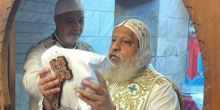 الأنبا ميخائيل يرسم شمامسة جددا للخدمة في إيبارشية حلوان