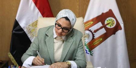 اشتباه تسمم غذائي بالخارجة، غلق المطعم وخروج 15 حالة بعد تحسنها