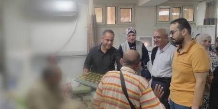 قيادات صحة المنيا تشارك مرضى الغسيل الكلوي فرحة الاحتفال بالمولد النبوي الشريف
