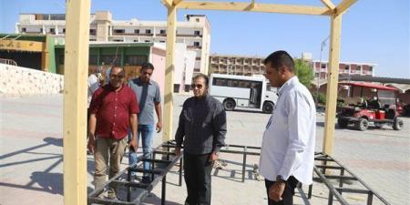 رئيس جامعة قنا يتابع أعمال تطوير البنية التحتية والمناطق الخدمية بالحرم الجامعي