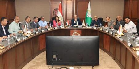 توفير فرص عمل وفحص مخالفات بناء، قرارات جديدة لمحافظ الجيزة خلال لقاء المواطنين