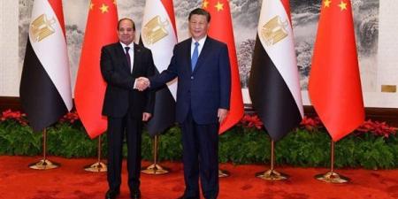 الرئيس السيسي يستقبل نظيره الصيني بمطار القاهرة