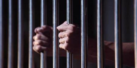 حجز صيدلي وطالب علوم بتهمة الاستيلاء على أدوية من صيدلية بـ 60 ألف جنيه