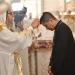 الأنبا إسطفانوس يرسم كاهنا جديدا للخدمة في إيبارشية ببا