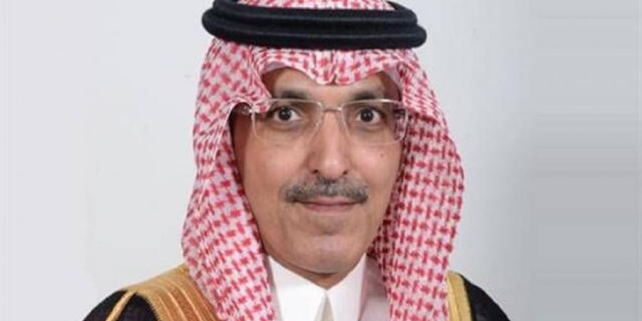 وزير
      المالية:
      800
      ألف
      فرصة
      عمل
      وفرها
      القطاع
      الخاص
      بالسعودية
      في
      عام
      2023