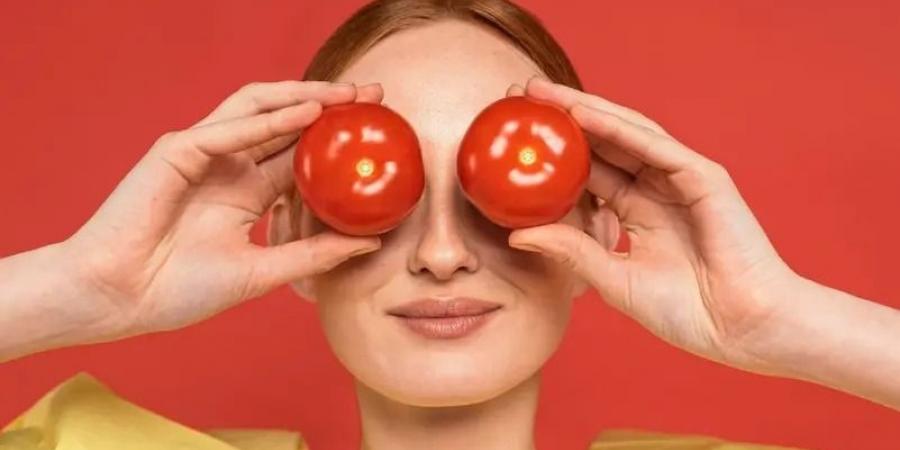 "حبة
      طماطم
      يوميًا"
      أسهل
      حَل
      للحماية
      من
      ارتفاع
      ضغط
      الدم
      القاتل