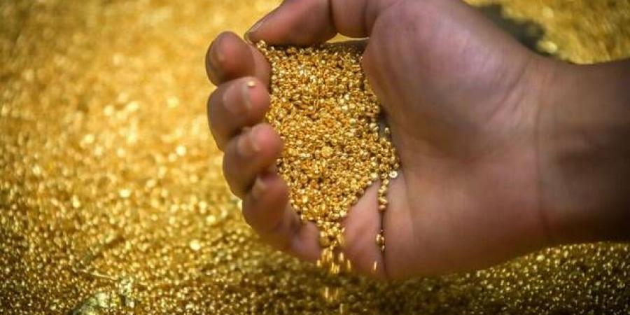 تذبذب
      الدولار
      يدفع
      الذهب
      للارتفاع
      في
      العقود
      الآجلة
      والمعاملات
      الفورية