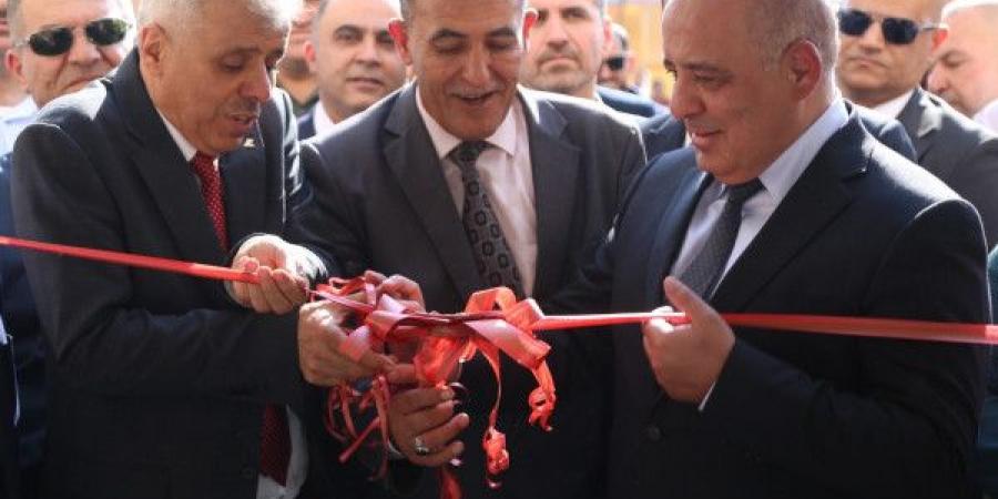 برهم يفتتح مدرسة جديدة في سيلة الظهر ويتفقد عددًا من مدارس طوباس