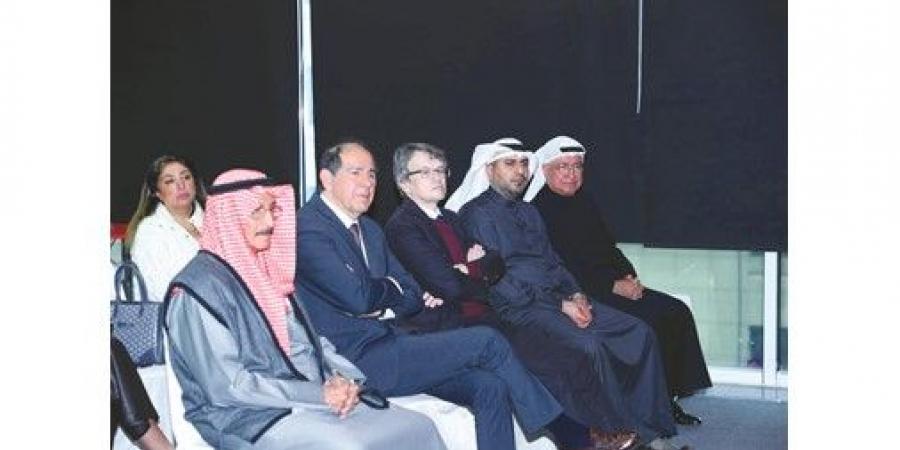 سفير
بيرو:
«طريق
بلا
نهاية»
جسر
ثقافي
يعزز
التقارب
الأدبي
بين
بيرو
والكويت